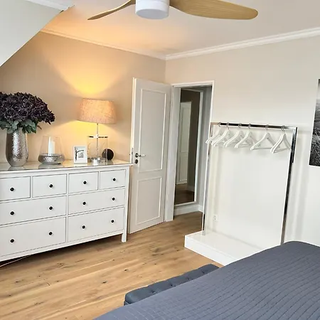 Grosses Ferienhaus Mit Sauna Und Garten Sylt